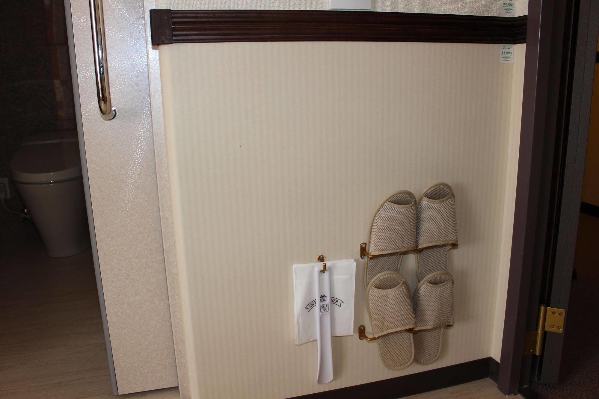 Toyoko Inn Kofu-Eki Minami-Guchi No.1 Exteriör bild
