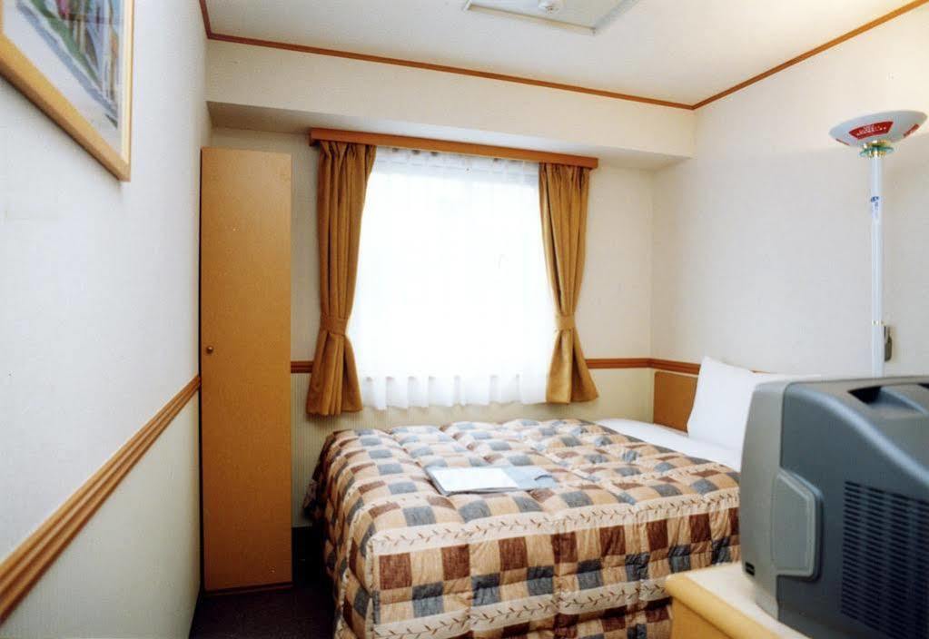 Toyoko Inn Kofu-Eki Minami-Guchi No.1 Exteriör bild